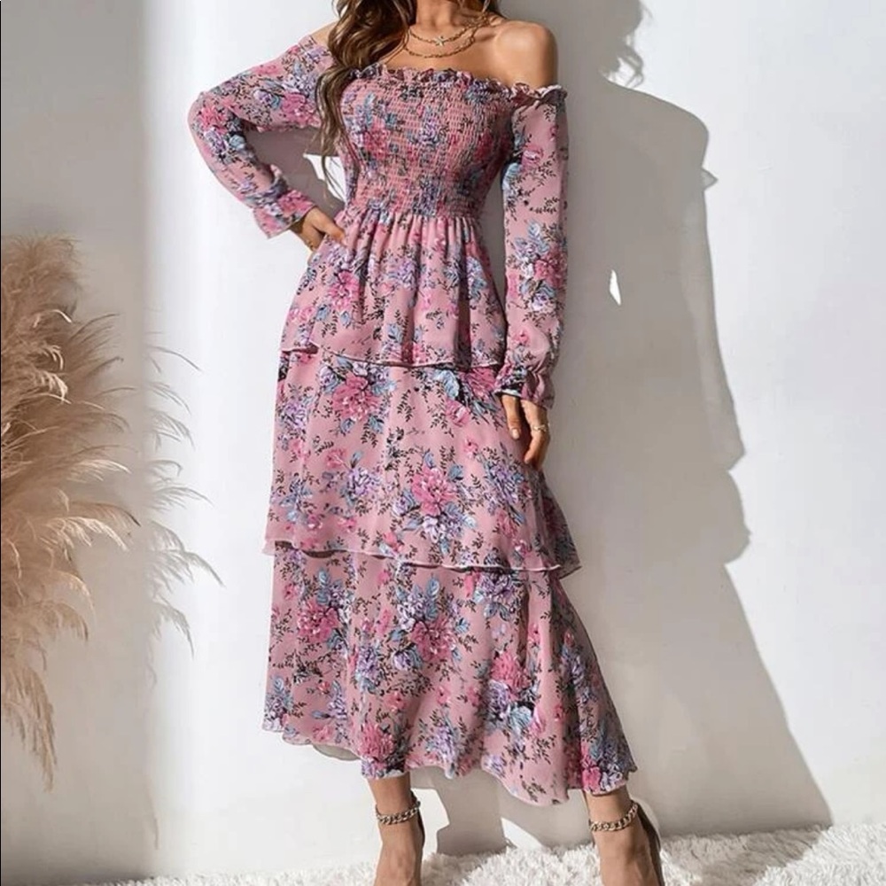 Boho floral print  off shoulder shirred layered hem maxi dress - Picture 14 of 15